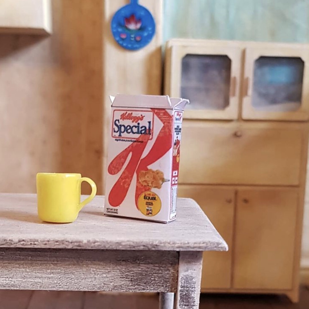 Miniature Special K and yellow mug from the mini Bottom flat